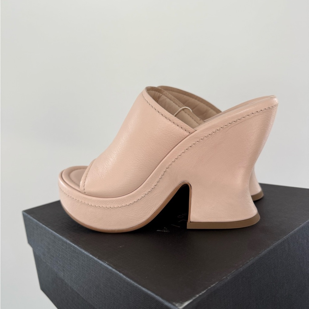 Chic Women's Cream Platform Mules